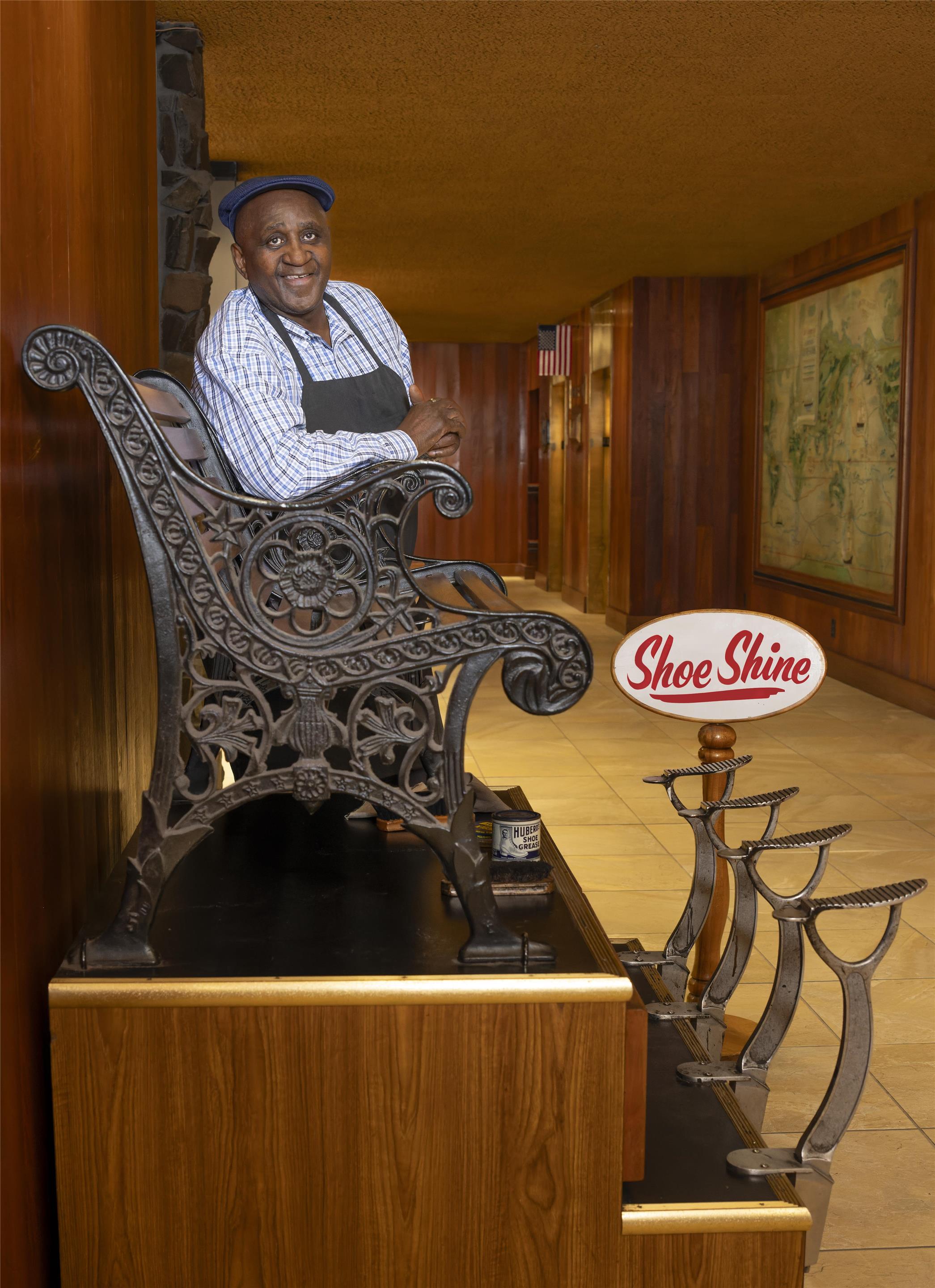 MVC Hotel Captain Cook Johnny Brown Professional Shoeshine Photo Michelle Chaplow | Hotel Captain Cook