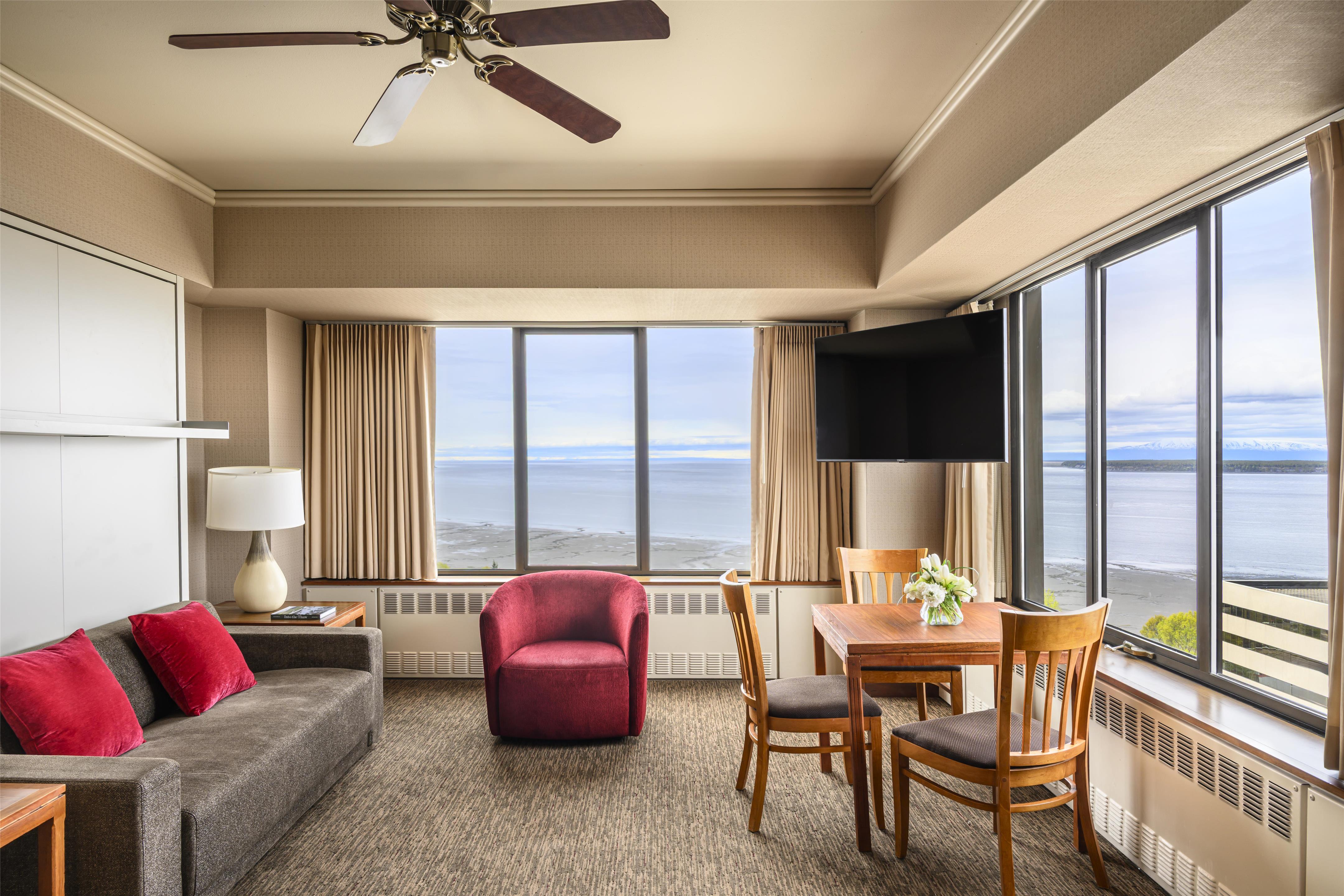 MVC Hotel Captain Cook Lounge Photo Michelle Chaplow | Hotel Captain Cook