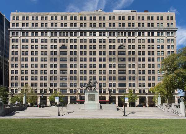 Exterior view - Hotel du Pont Wilmington - I-95, Exit 7