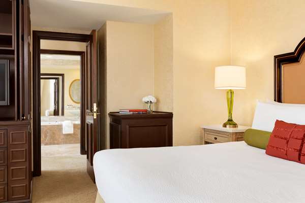  - Hotel du Pont Wilmington - I-95, Exit 7