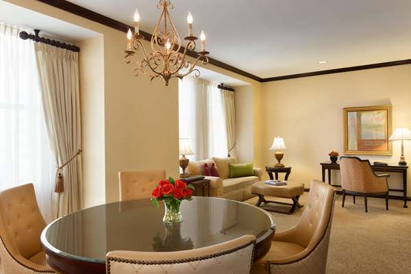 Suite - Hotel du Pont Wilmington - I-95, Exit 7