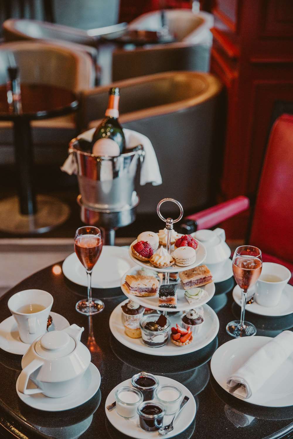 HOTEL METROPOLE GENEVE - Photo 23