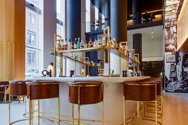 Bar - Hotel Monville Downtown Montreal