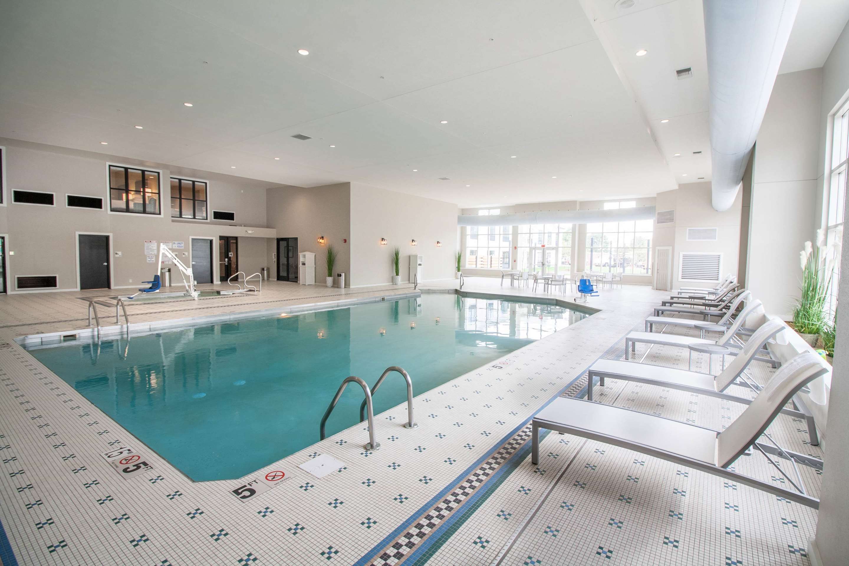 Property amenity | Hotel Renovo Des Moines Urbandale,Tapestry Collection Hilton