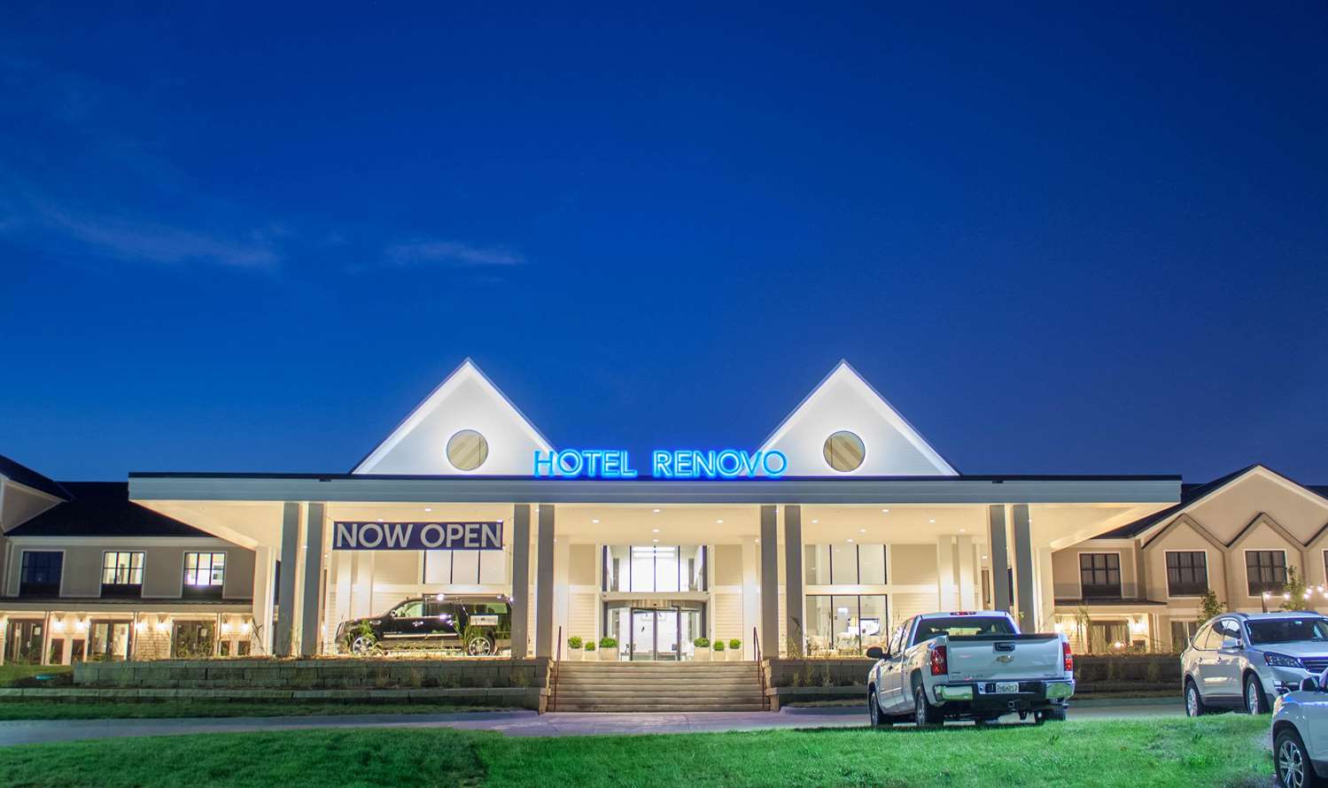 Hotel Renovo Urbandale, IA See Discounts