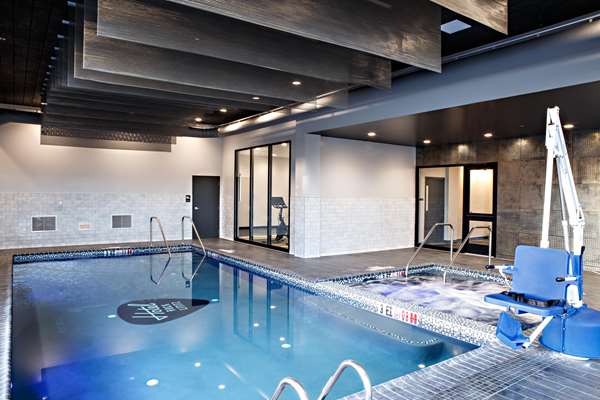 Pool - Hotel Rock Lititz