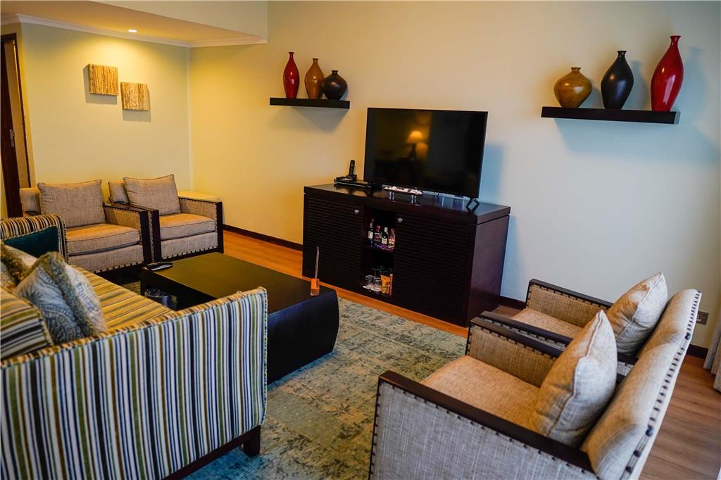 Hotel Sea Cliff-guestroom-Guest Room,On-Site.jpg