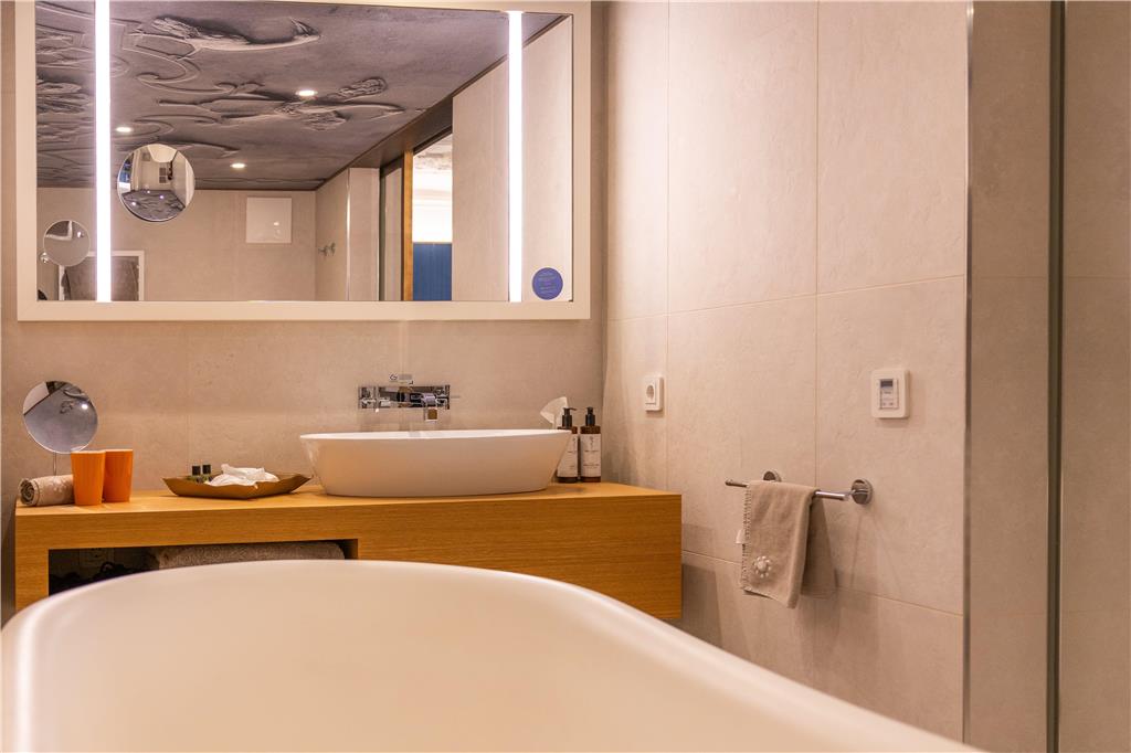 Hotel Stein-guestroom-Guest Room,Bathroom,Suite,On-Site.jpg