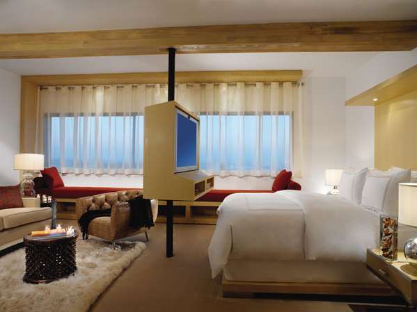  - Huntley Hotel Santa Monica