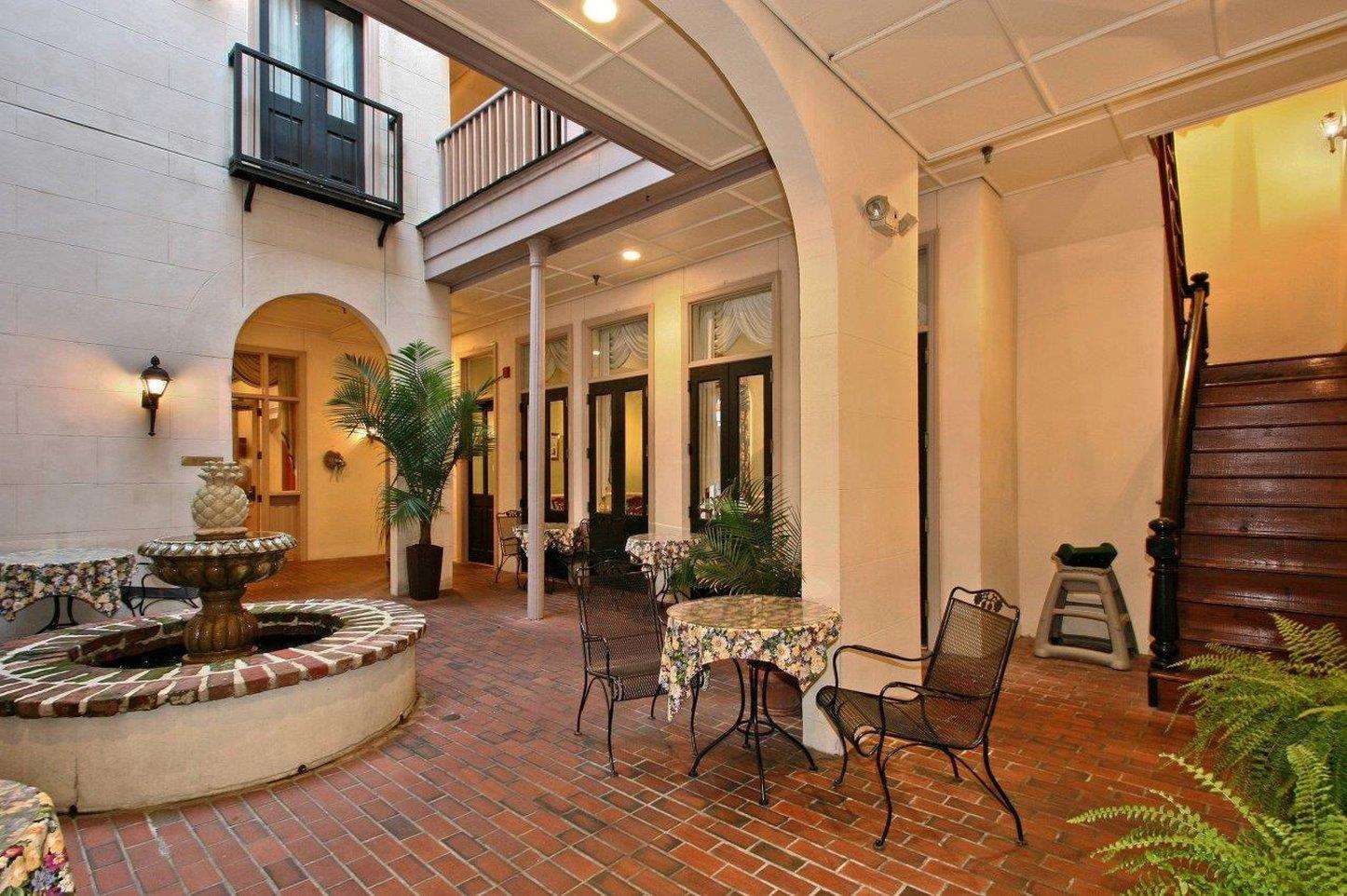 Lobby view | Kings Courtyard Inn