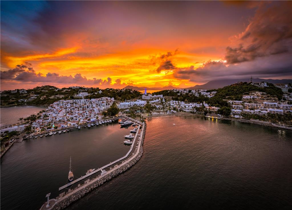 Las Hadas Golf Resort & Marina