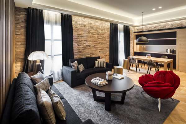 MONUMENT HOTEL - Photo 25