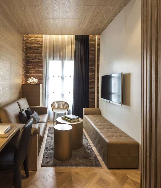 MONUMENT HOTEL - Photo 33