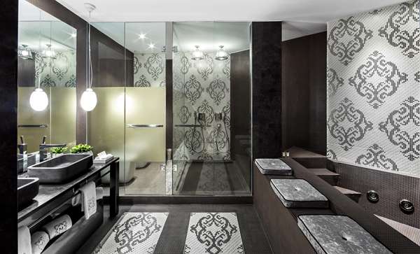 MONUMENT HOTEL - Photo 35