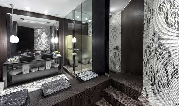 MONUMENT HOTEL - Photo 27