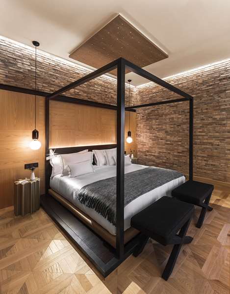 MONUMENT HOTEL - Photo 26