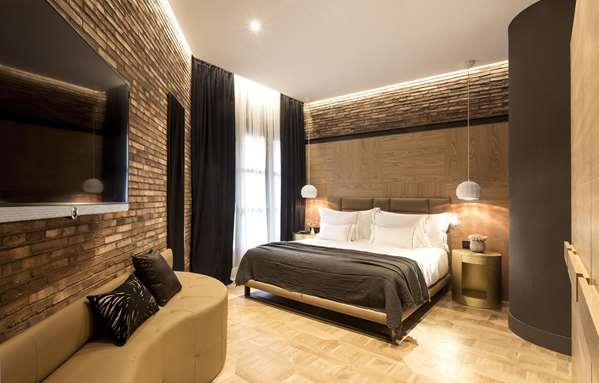 MONUMENT HOTEL - Photo 29