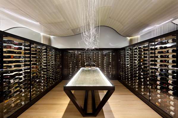 MONUMENT HOTEL - Photo 48