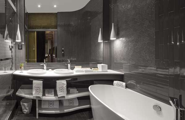 MONUMENT HOTEL - Photo 40