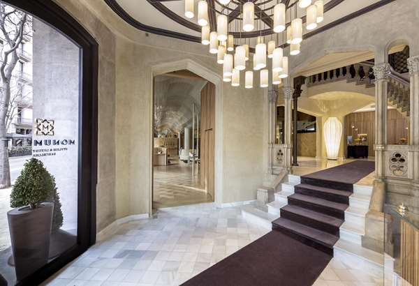 MONUMENT HOTEL - Photo 4