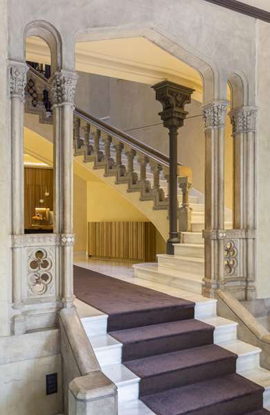 MONUMENT HOTEL - Photo 9