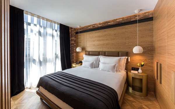 MONUMENT HOTEL - Photo 15