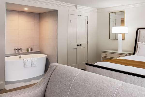  - Portland Regency Hotel