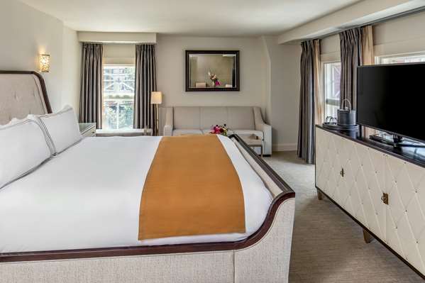  - Portland Regency Hotel