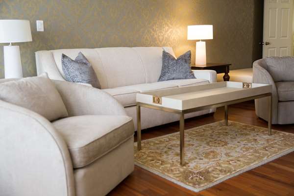 Suite - Portland Regency Hotel