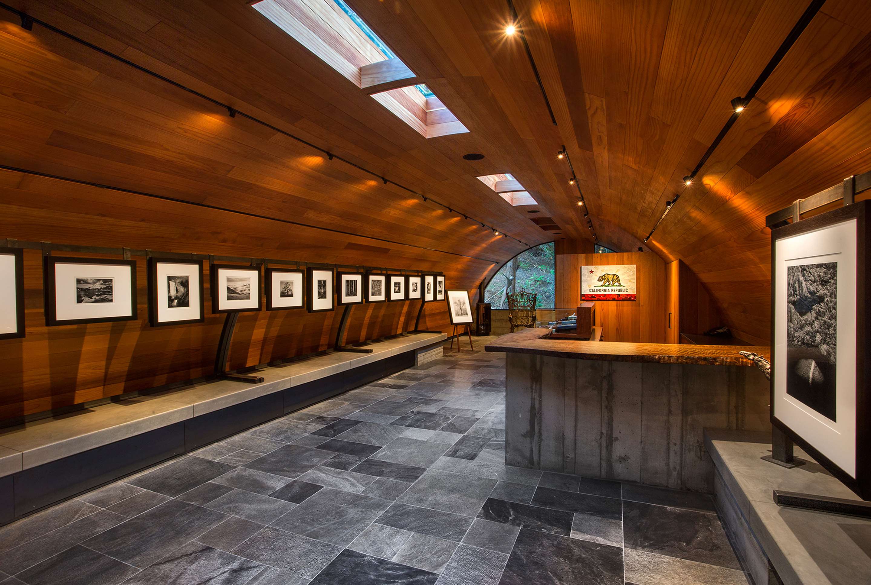 Post Gallery Interior