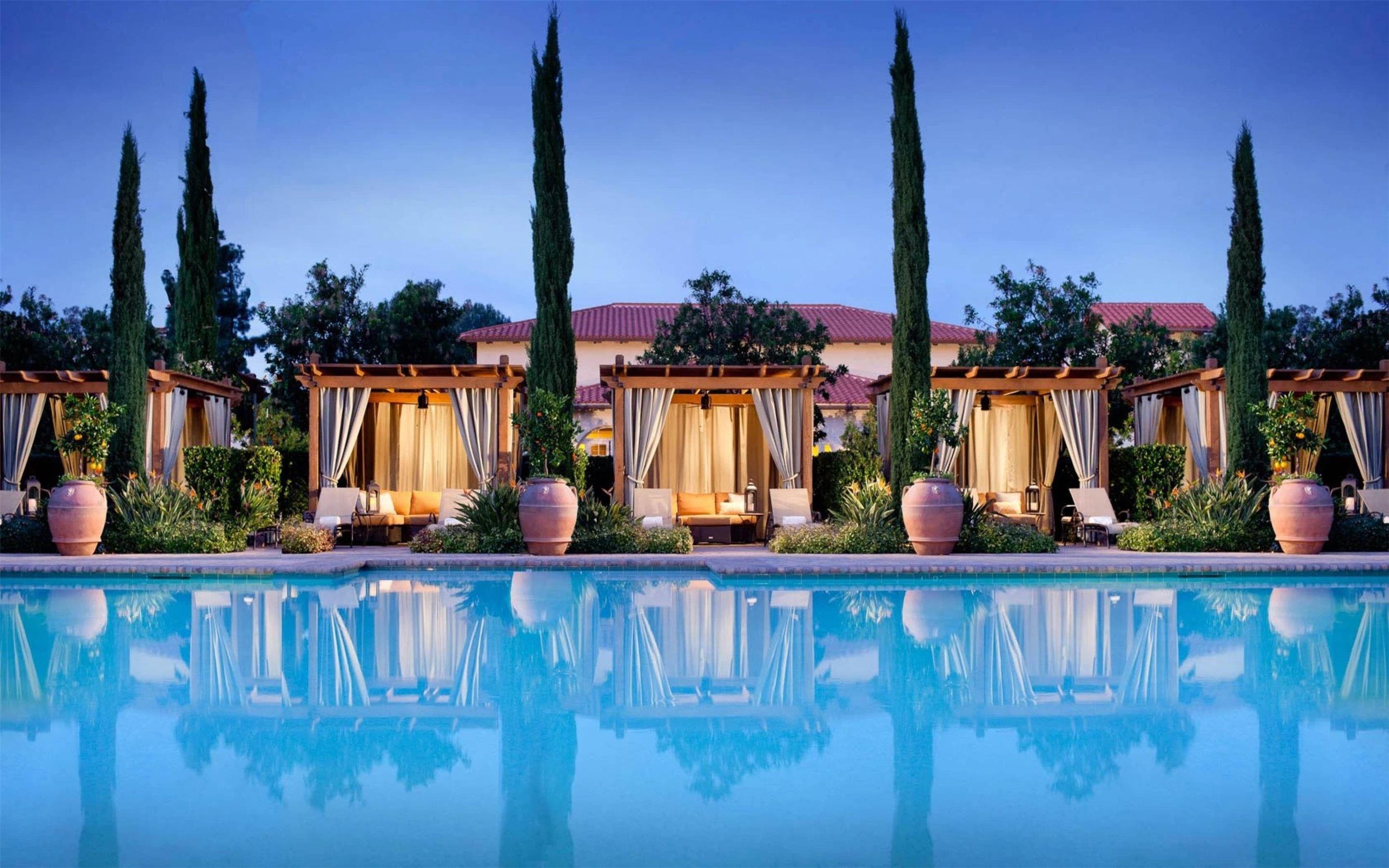 Spa Pool Cabanas | Rancho Bernardo Inn