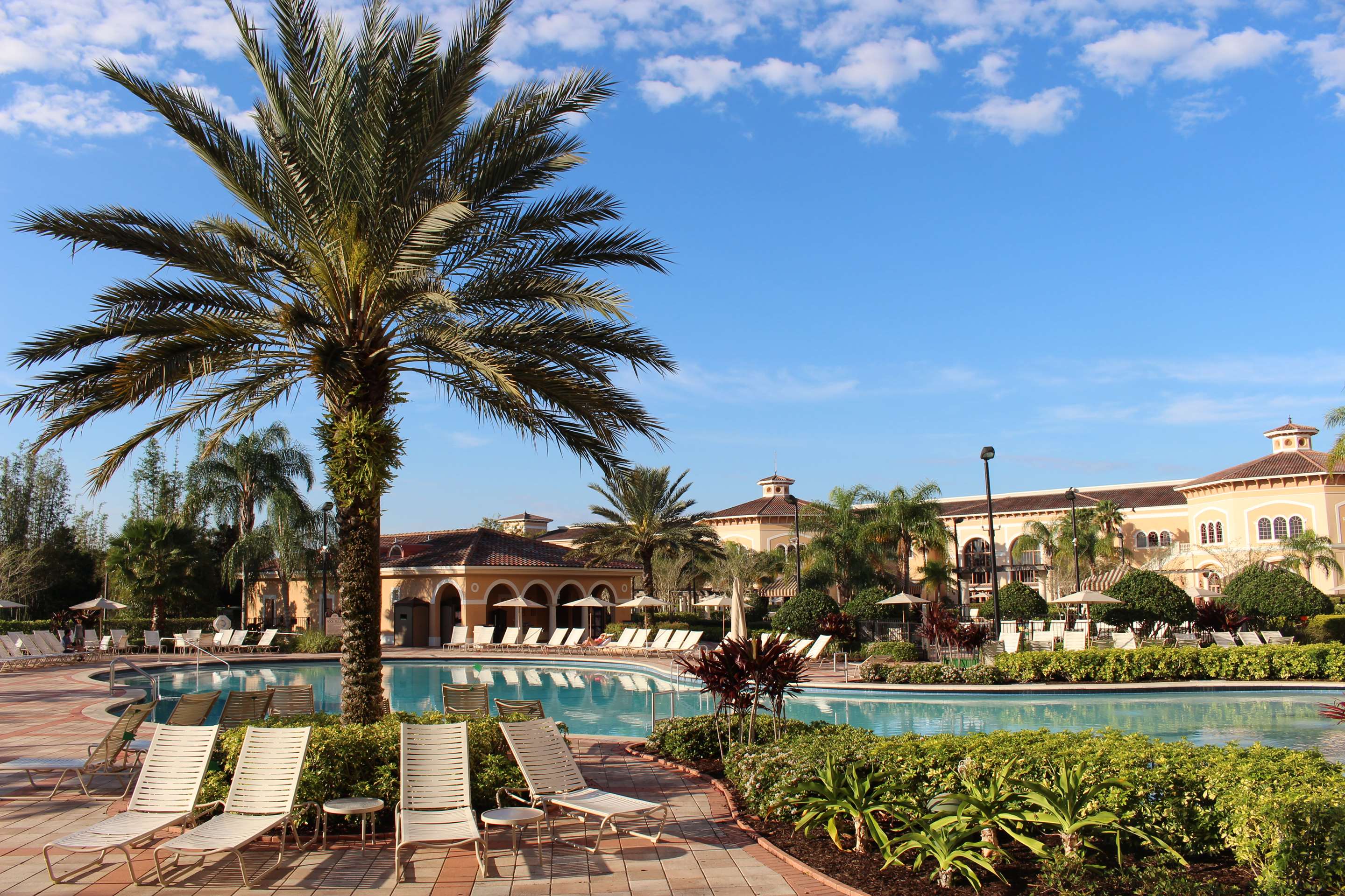 Swimming Pools (Zero-Entry Family Pool) | Rosen Shingle Creek
