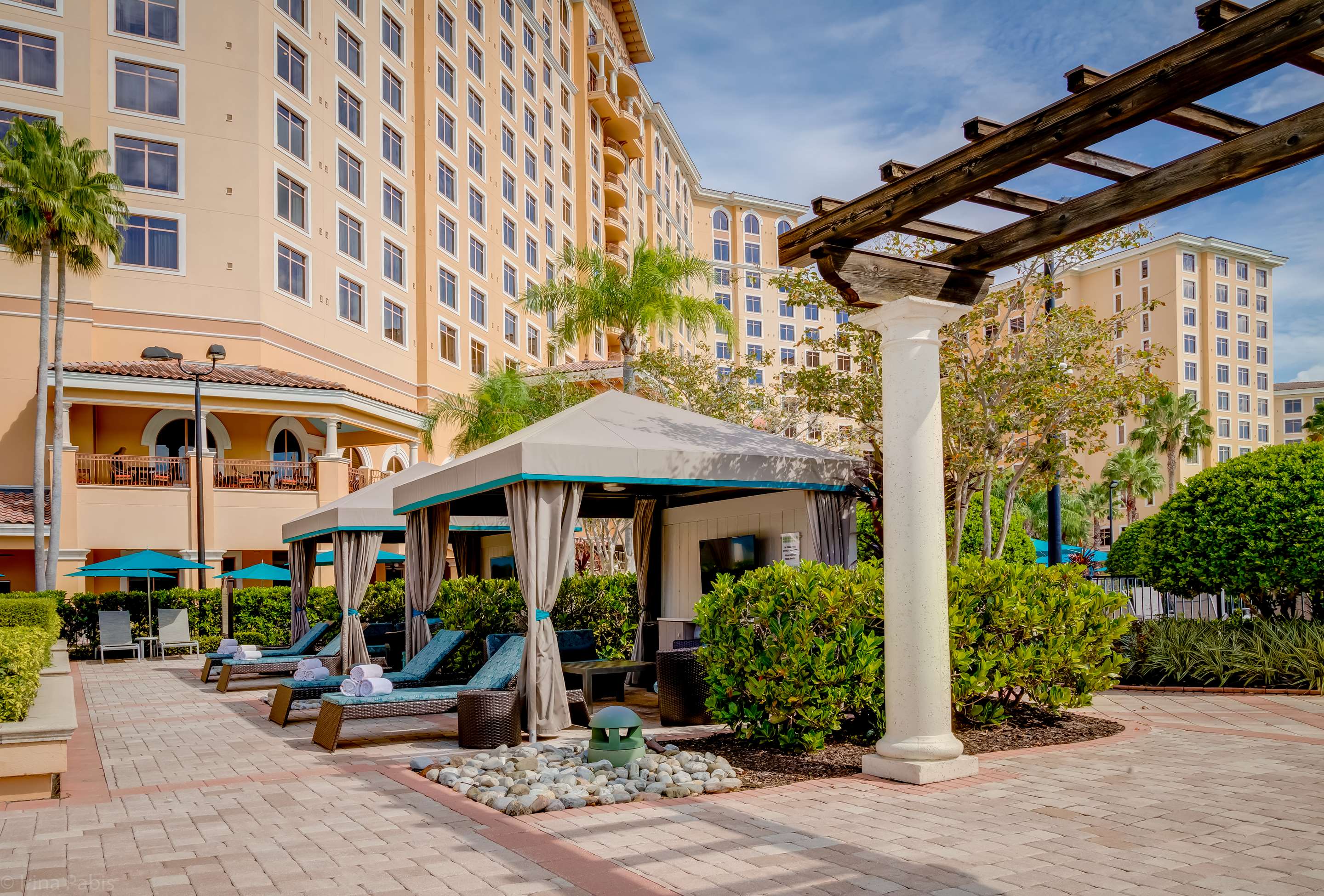 Swimming Pools (Cabana Pool) | Rosen Shingle Creek