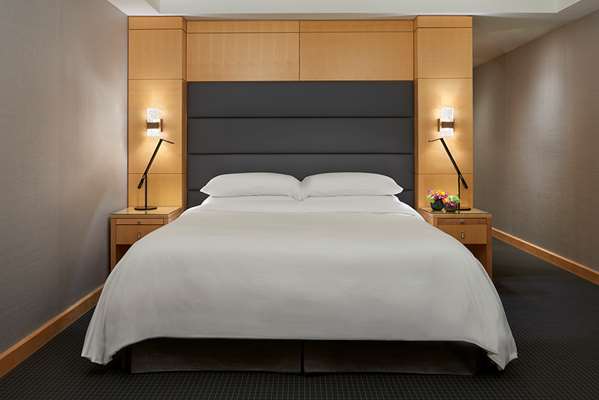  - SoHo Metropolitan Hotel & Residences Toronto