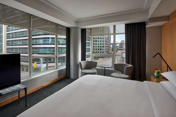 Suite - SoHo Metropolitan Hotel & Residences Toronto