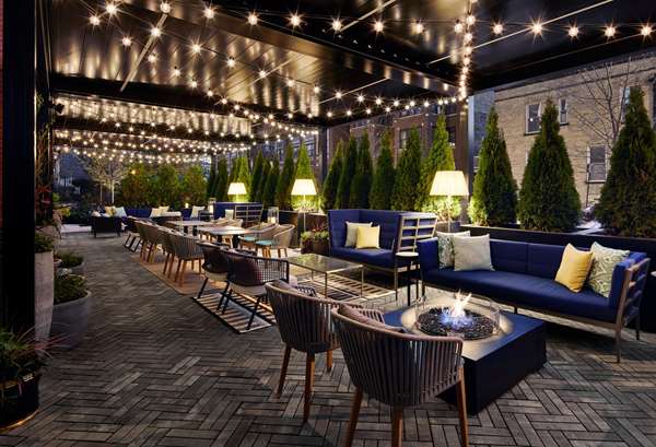 Restaurant - Sophy Hotel Hyde Park Chicago