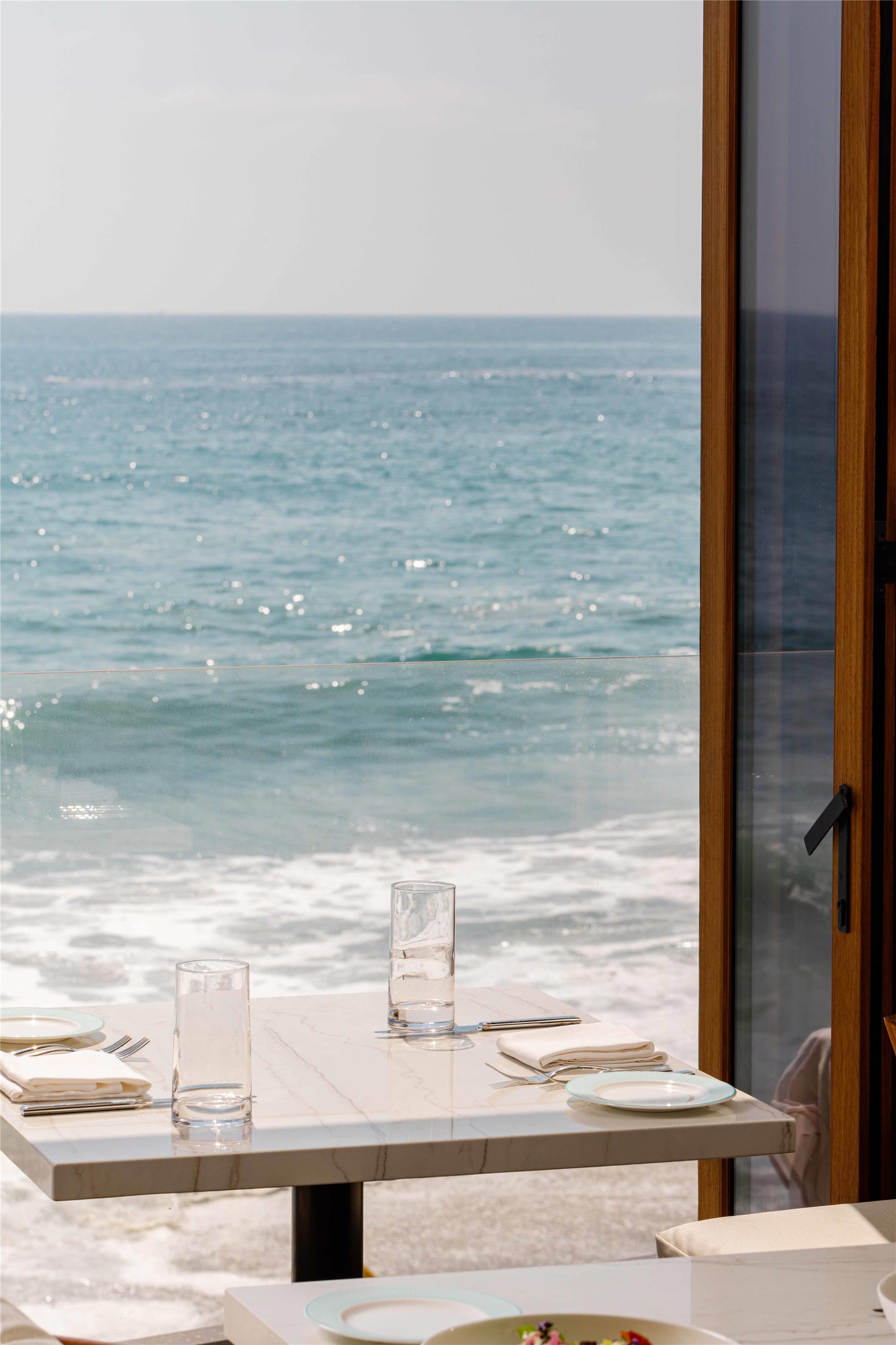Splashes | Surf & Sand Laguna Beach