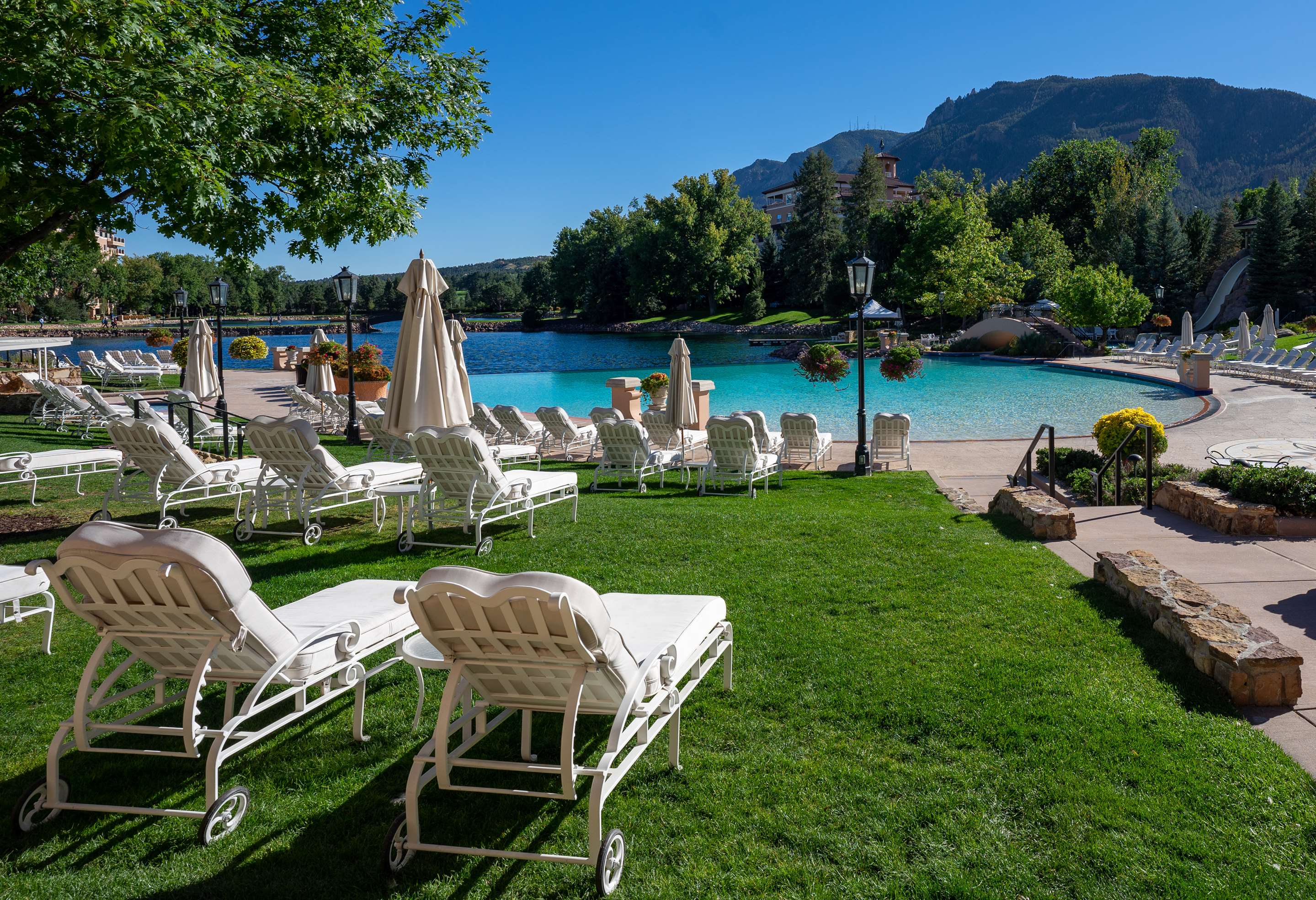 Seasonal Outdoor Infinity Pool
