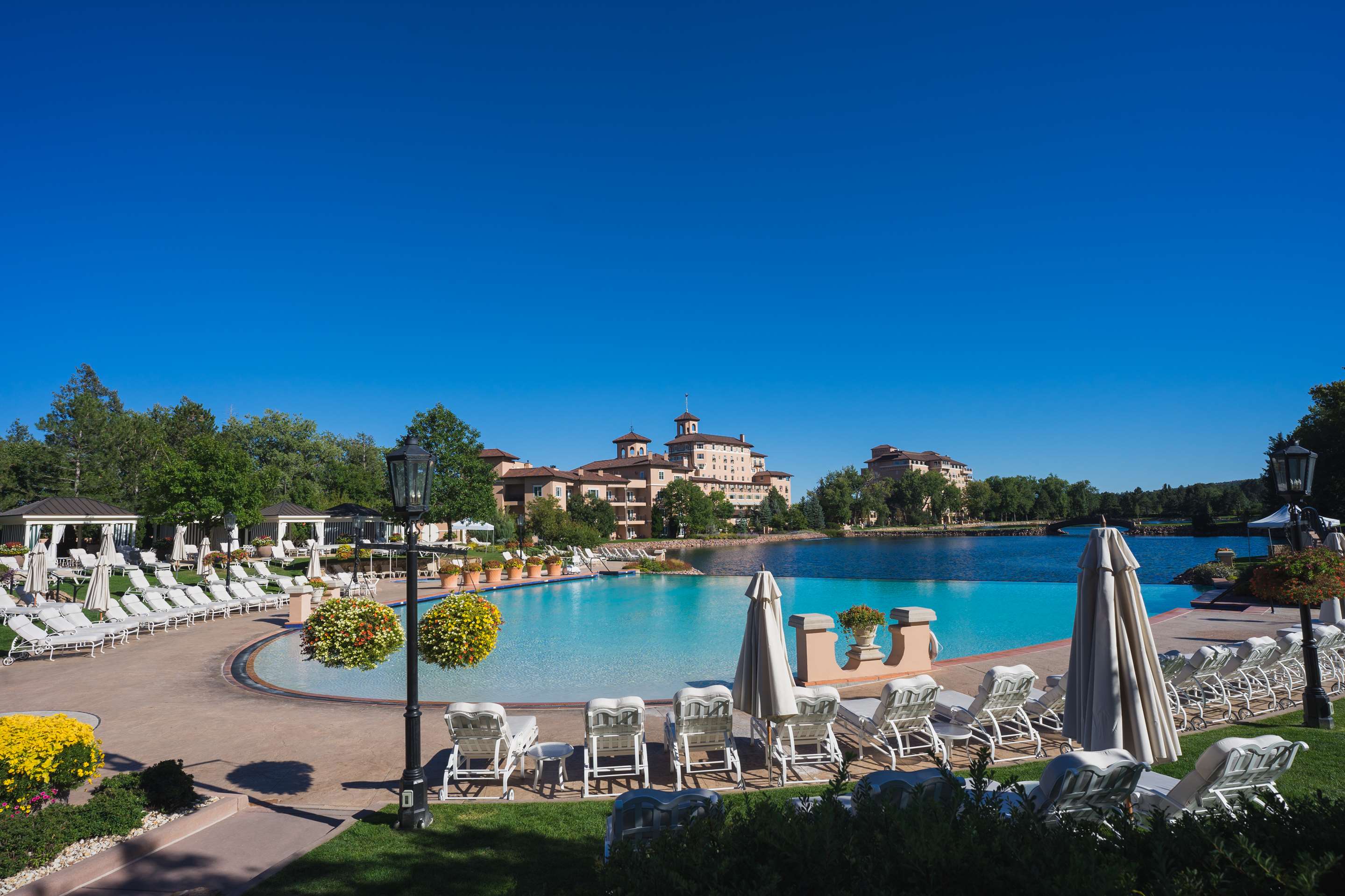 Seasonal Outdoor Infinity Pool