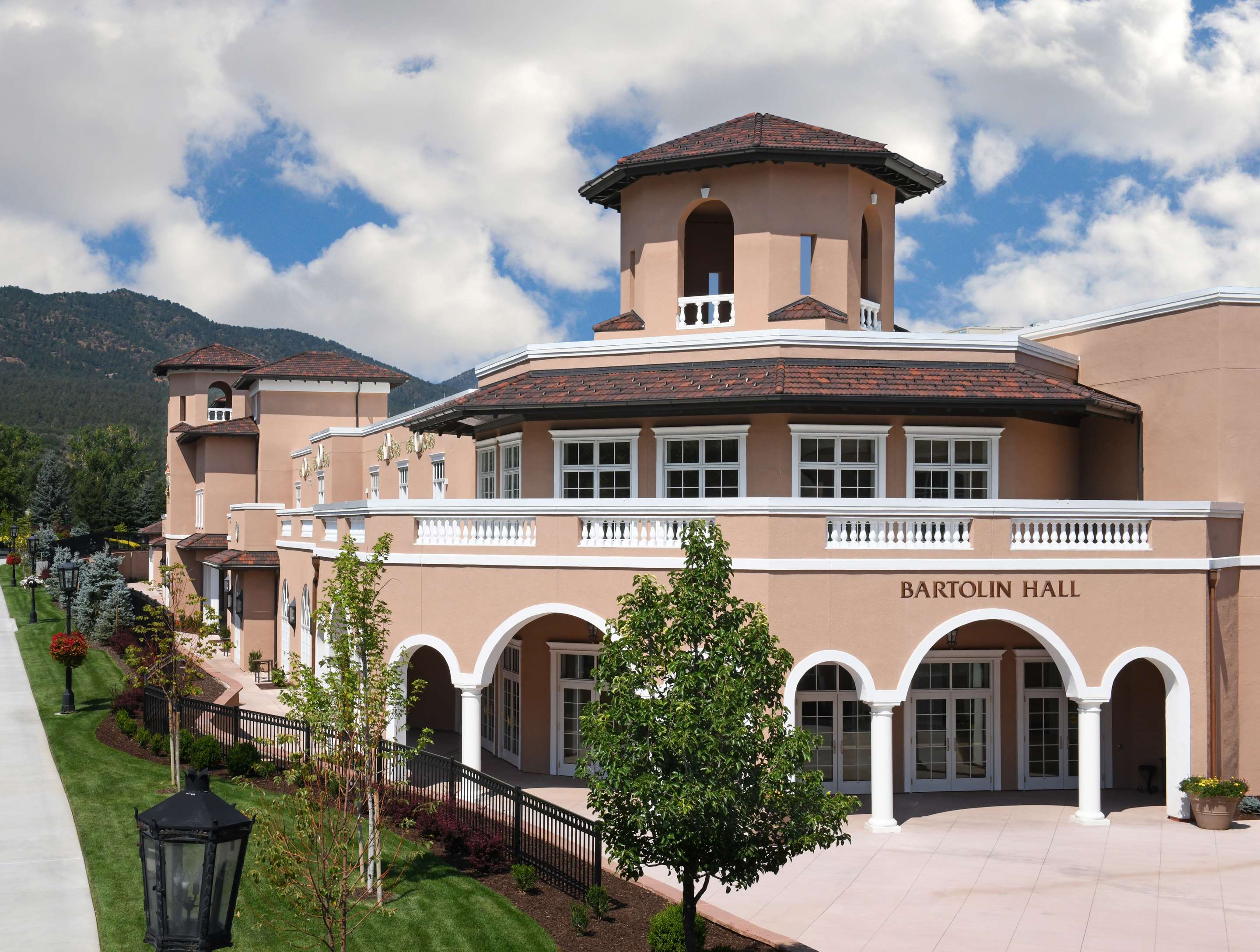 Bartolin Hall