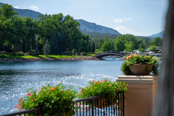 Exterior view - Broadmoor Resort Hotel Colorado Springs