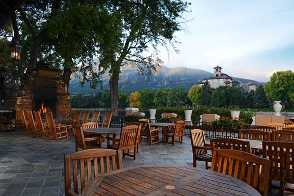 Bar - Broadmoor Resort Hotel Colorado Springs