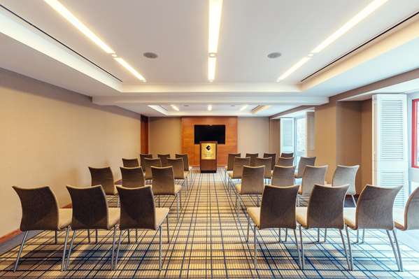  - Charles Hotel Cambridge