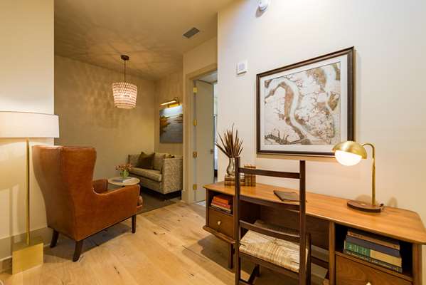 Suite - Dewberry Hotel Charleston - I-26, Exit 221B