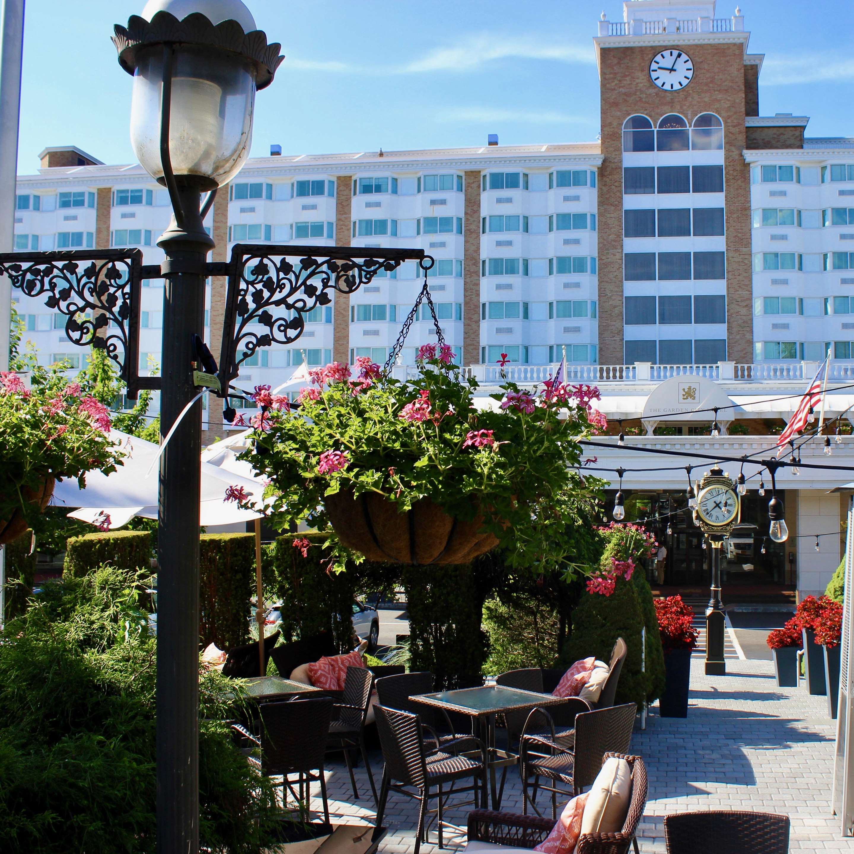 Bar/Lounge | Garden City Hotel