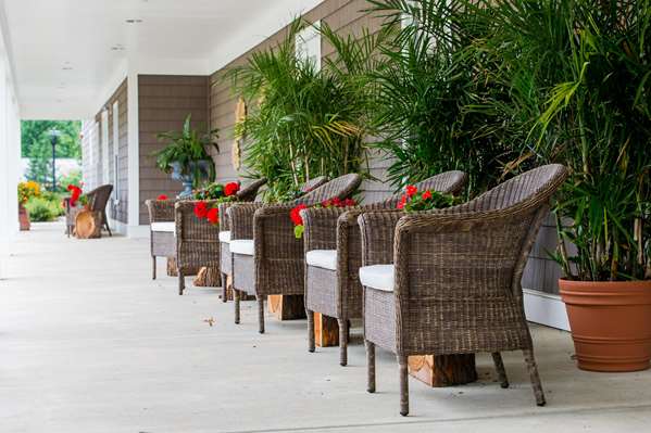 Exterior view - Grand Hotel at Bedford Village Inn