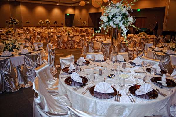 Restaurant - Hotel at Kirkwood Center Cedar Rapids