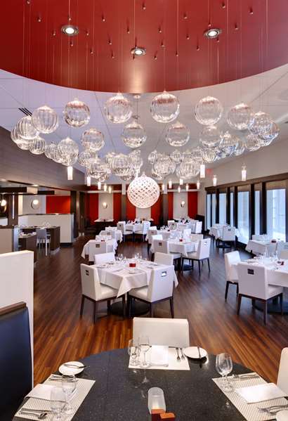 Restaurant - Hotel at Kirkwood Center Cedar Rapids