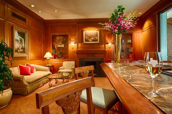 Bar - Houstonian Hotel