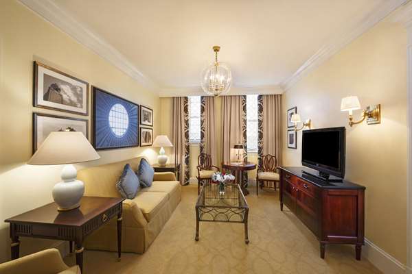 Suite - Jefferson Hotel Richmond - I-64 & I-95, Exit 76